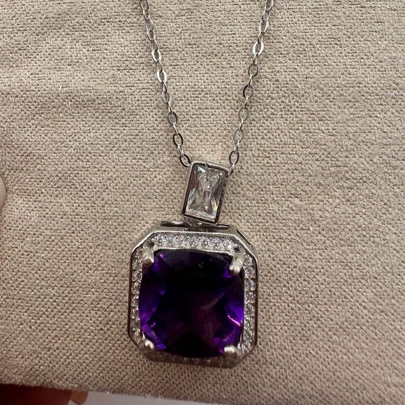3.7ct genuine amethyst, cz diamonds, stamped .925 necklace! - Picture 4 of 6